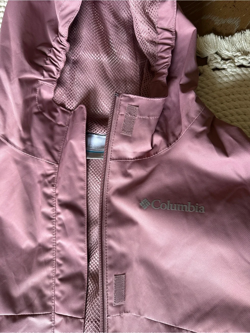 Columbia Dusty Rose Hooded Rain Jacket youth L 14-16
